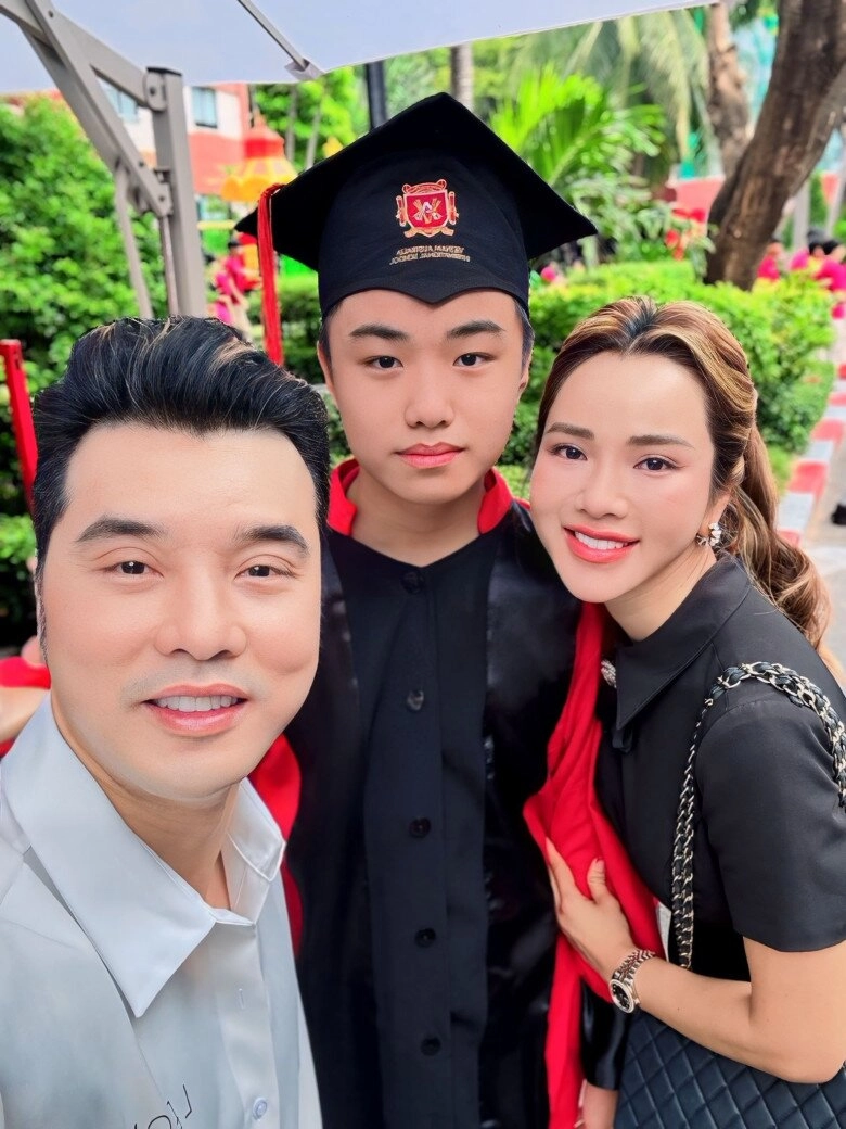 Ưng hoàng phúc tâm sự gia đình từ 5 người nay còn 4 sốt sắng khi con trai riêng của vợ đoàn tụ với bố ruột - 2