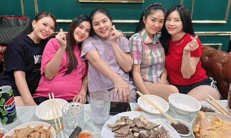 Vân trang nghén mệt trong lần mang bầu thứ 3 con gái lớn muốn đi trốn nếu mẹ đẻ em trai - 6