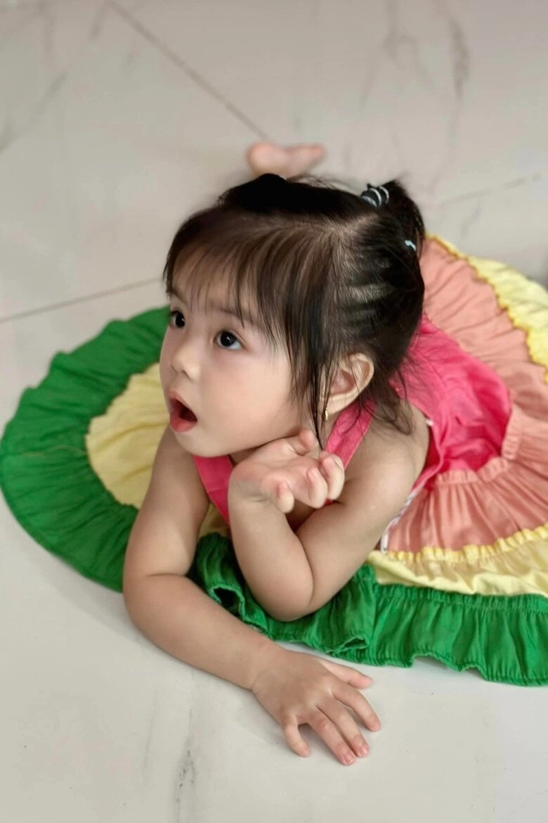 Vân trang nghén mệt trong lần mang bầu thứ 3 con gái lớn muốn đi trốn nếu mẹ đẻ em trai - 9