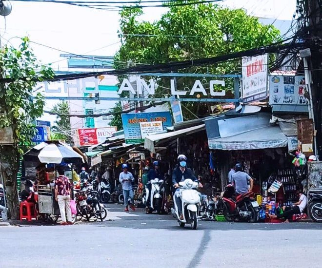 Về cần thơ ghé khu chợ lạ tồn tại hơn 30 năm vẫn tấp nập người mua nhờ bán duy nhất một loại hàng - 1