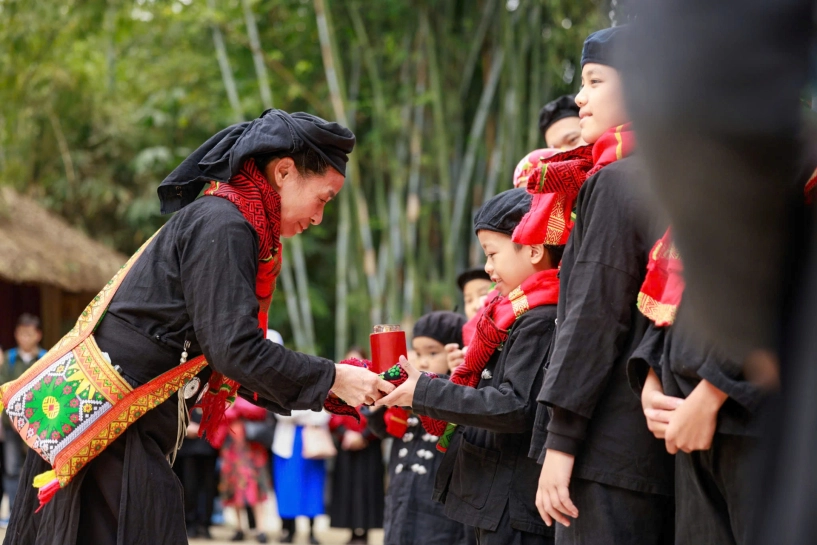 Về làng thái hải dự lễ tạ ơn nét đẹp uống nước nhớ nguồn của người tày - 6