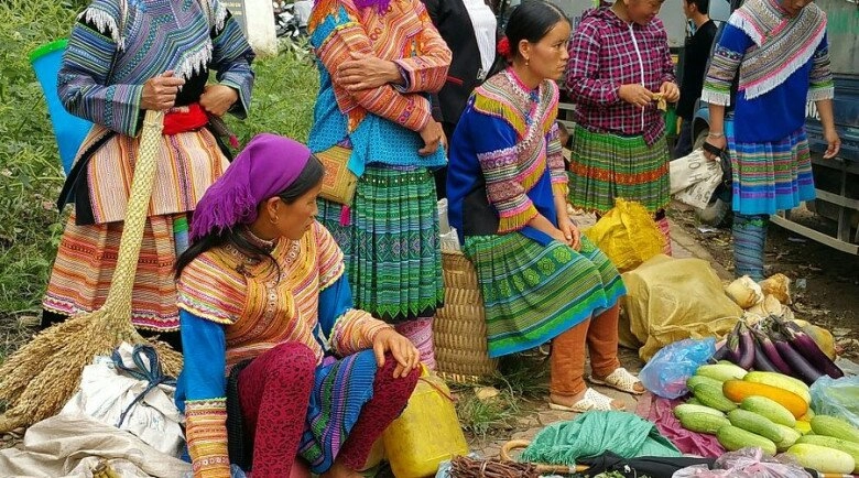 Về lào cai đi phiên chợ đông đúc bậc nhất mua thứ chỉ ở nơi này mới bán - 5