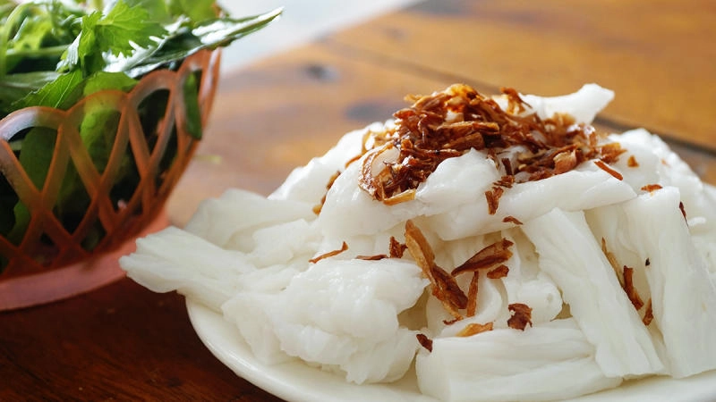 Về nghệ an thưởng thức bánh mướt người sành ăn phải chọn topping bò hầm hoặc xáo lòng mới chuẩn vị - 1