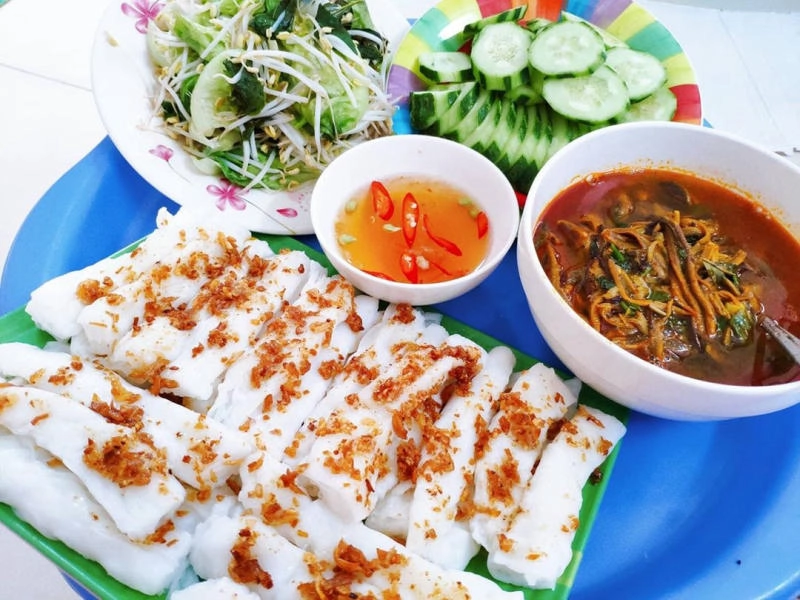 Về nghệ an thưởng thức bánh mướt người sành ăn phải chọn topping bò hầm hoặc xáo lòng mới chuẩn vị - 4