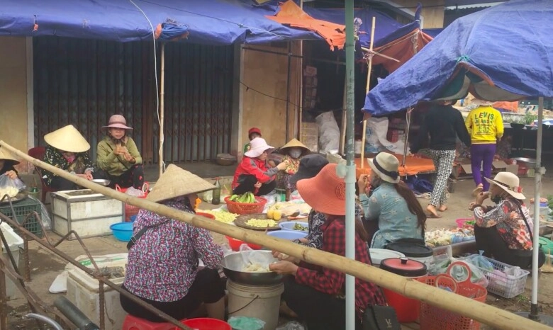Về quảng bình ghé khu chợ hút nghìn lượt khách nhờ vị trí cực đặc biệt - 3