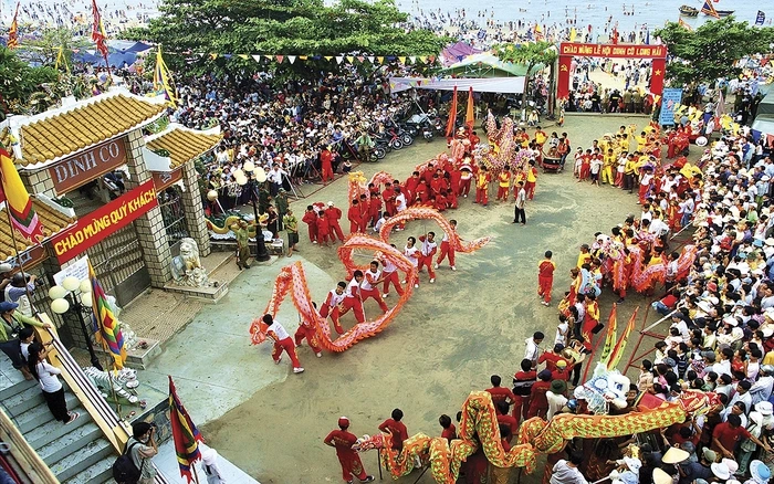 Về vũng tàu ghé thăm điện thờ kỳ bí gắn liền với sự tích thiếu nữ tài hoa bạc mệnh mỗi dịp lễ đông đúc không chỗ chen - 3