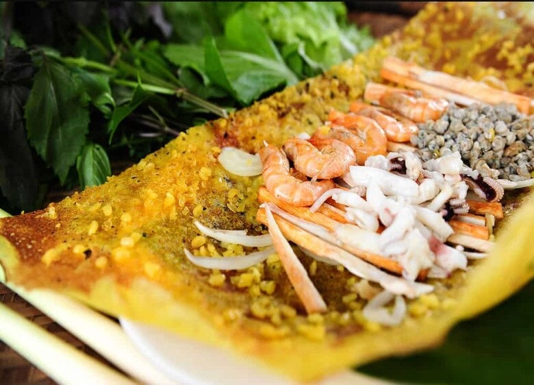 Về vũng tàu ghé thăm điện thờ kỳ bí gắn liền với sự tích thiếu nữ tài hoa bạc mệnh mỗi dịp lễ đông đúc không chỗ chen - 8