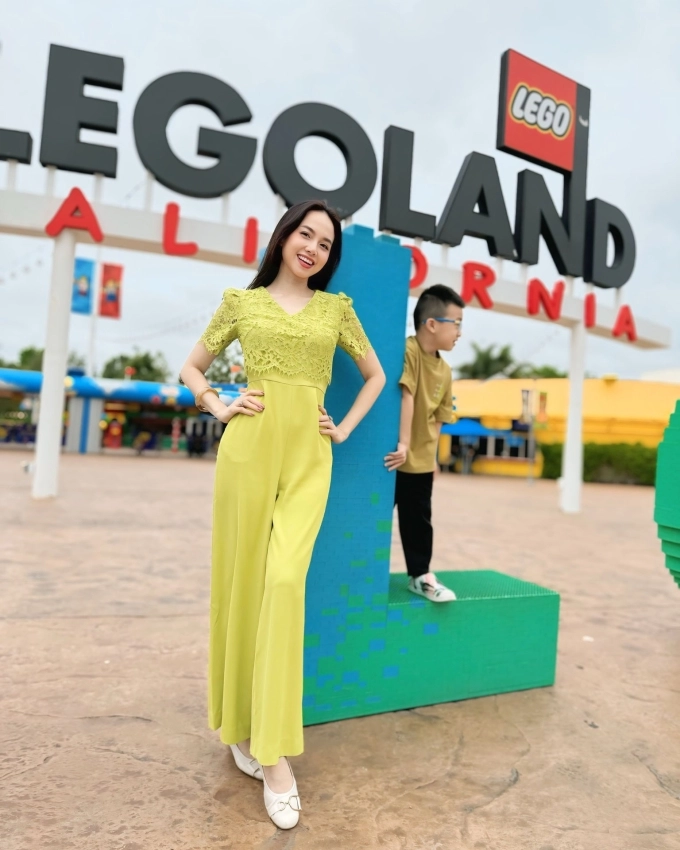 Victor vũ - ngọc diệp đưa hai con đi công viên chủ đề lego đầu tiên ở mỹ - 3