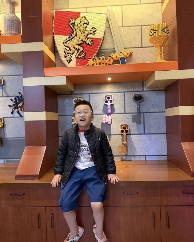Victor vũ - ngọc diệp đưa hai con đi công viên chủ đề lego đầu tiên ở mỹ - 11