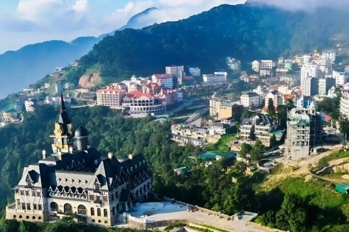 Việt nam có một thị trấn du lịch hàng đầu thế giới mệnh danh miền đất mộng mơ là thiên đường trốn nắng vì nhiệt độ luôn dưới 28 độ c - 2
