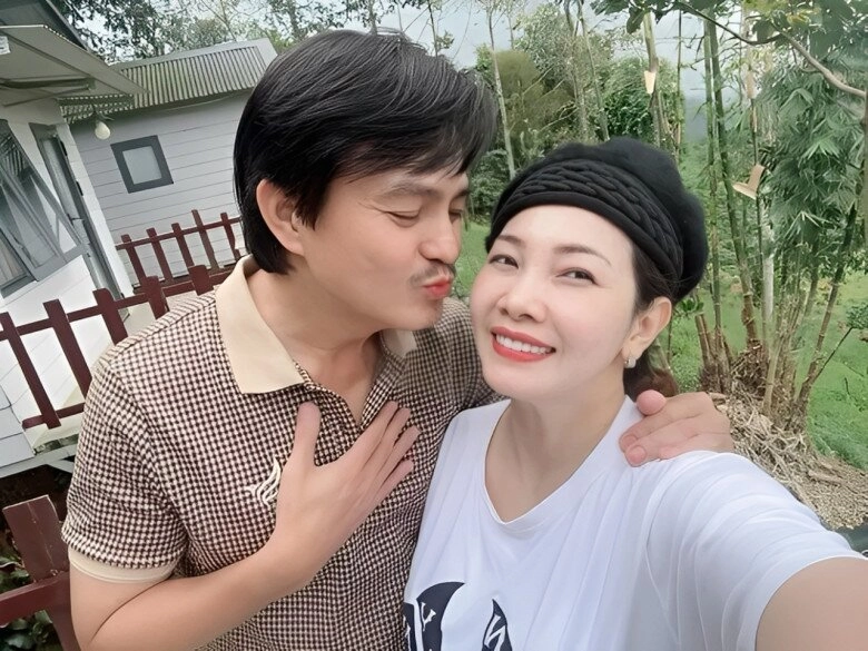 Vợ cao minh đạt bế bụng bầu chịu tang bố chồng khán giả xót cảnh ông nội không kịp nhìn mặt cháu - 10
