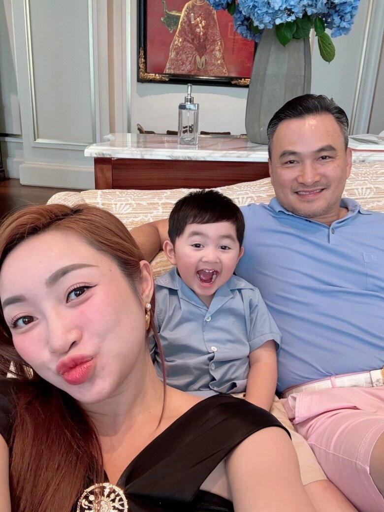 Vợ chi bảo muốn con 2 tuổi nhảy cóc học lớp 1 quý tử uống cả lít sữangày giờ cân nặng như trẻ lên 6 - 5