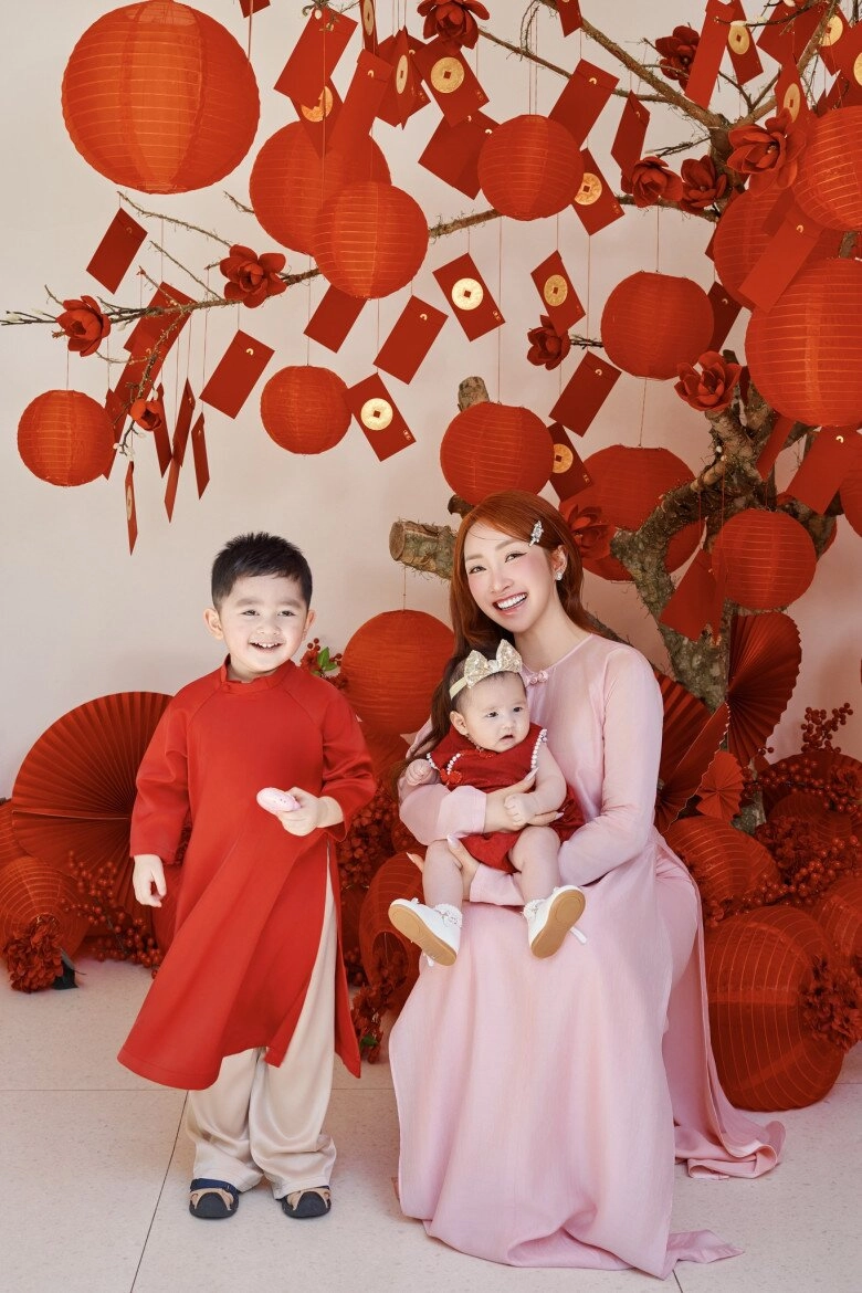 Vợ chồng chi bảo mua 5 cây mai 4 cây bưởi chơi tết lý thùy chang khoe chỉ cần chăm con vì ông xã làm hết - 10