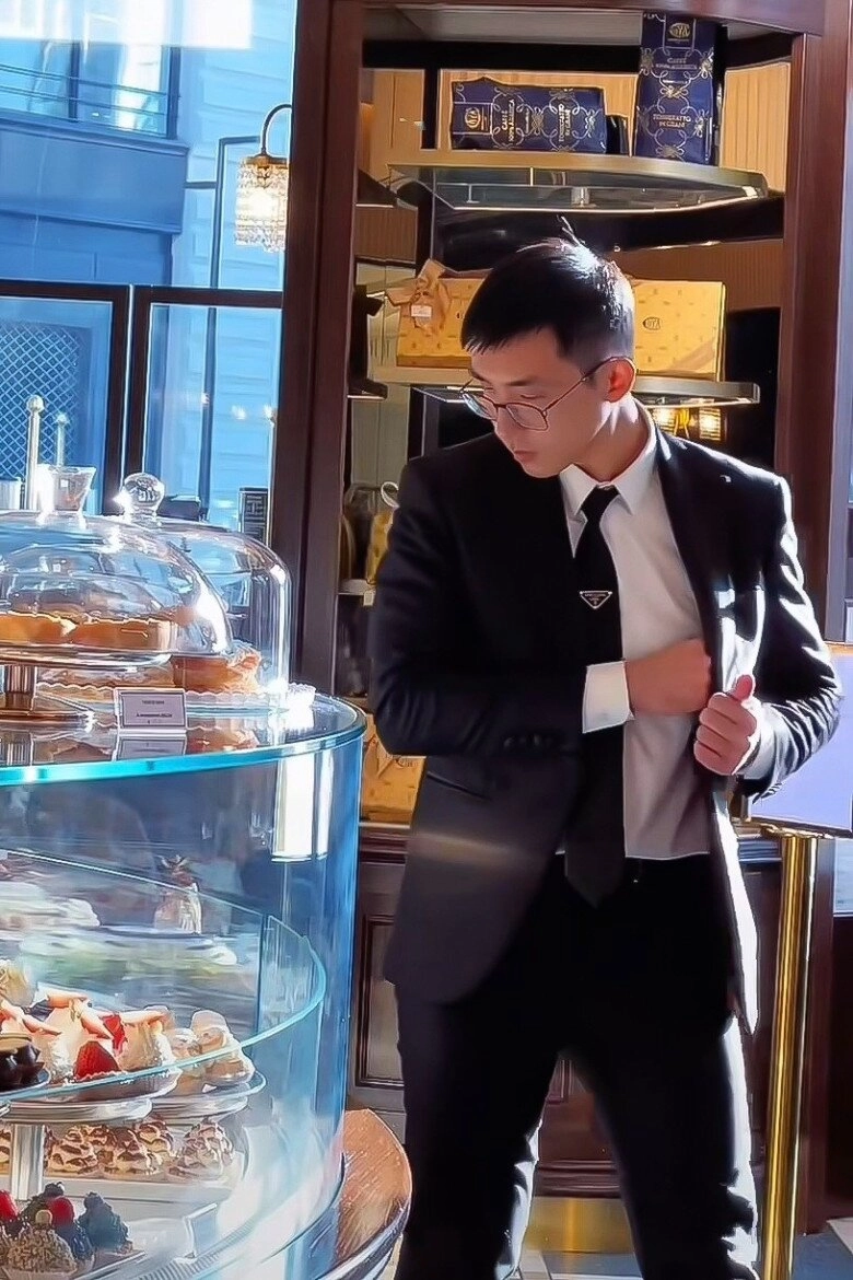 Vợ chồng midu nắm tay nhau không rời như cảnh phim hàn quốc thiếu gia minh đạt hóa nam thần cổ trang - 7