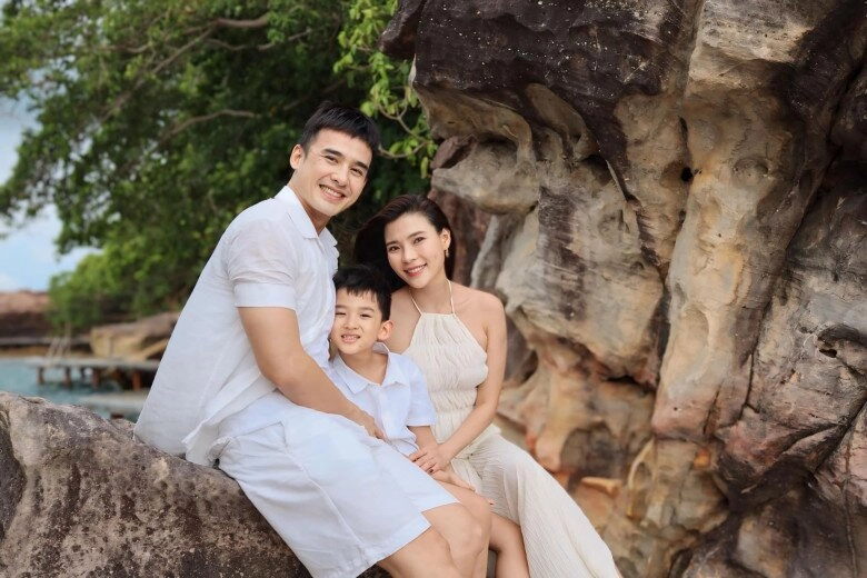 Vợ chồng thúy diễm khoe bảng điểm của con trai quốc tịch mỹ quý tử học trường quốc tế đạt điểm tiếng anh tuyệt đối - 10
