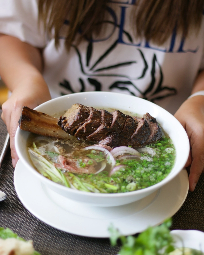 Vợ chồng việt đưa món phở sang tây á mở 4 nhà hàng ngày bán mấy trăm suất - 5