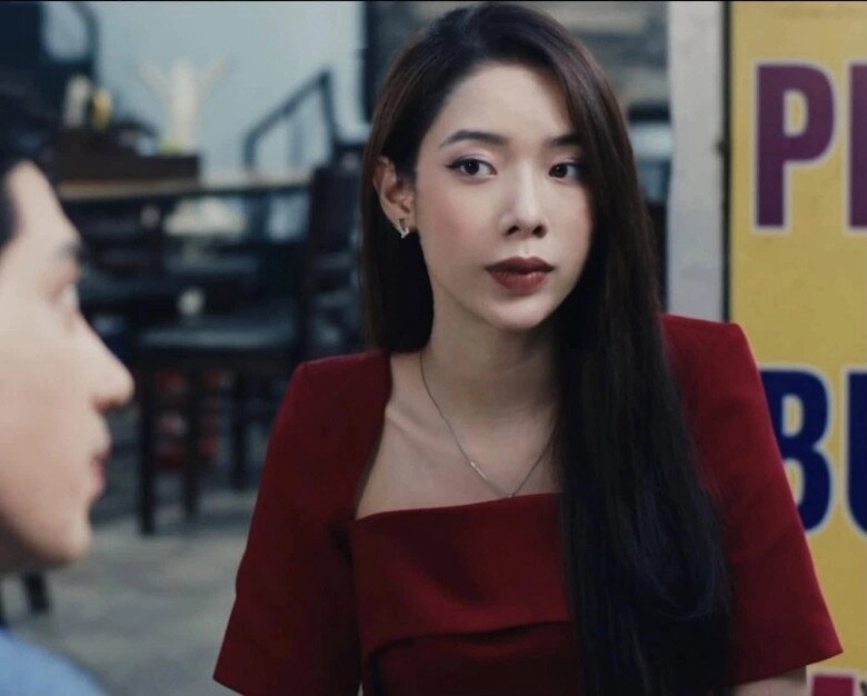 Vợ của đặc công sen từng không vui khi chồng nhận lời quay phim mưa đỏ nhan sắc ngoài đời mong manh như nàng thơ - 5