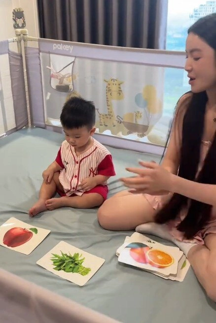 Vợ đại gia của quang hải bắn liên thanh dạy con hút hơn 6 triệu lượt xem mẹ bỉm tràn vào bình luận thắc mắc - 3
