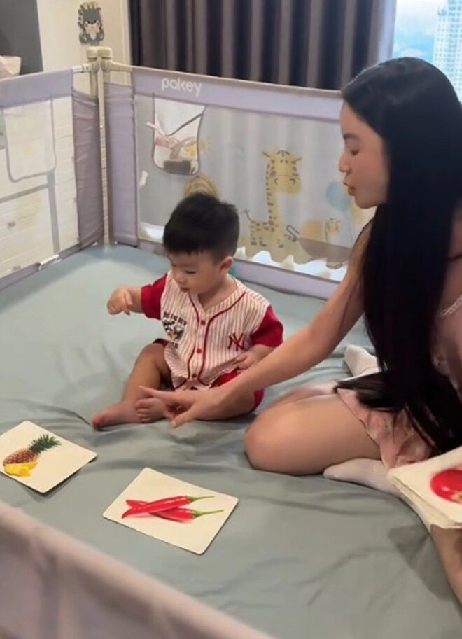 Vợ đại gia của quang hải bắn liên thanh dạy con hút hơn 6 triệu lượt xem mẹ bỉm tràn vào bình luận thắc mắc - 4