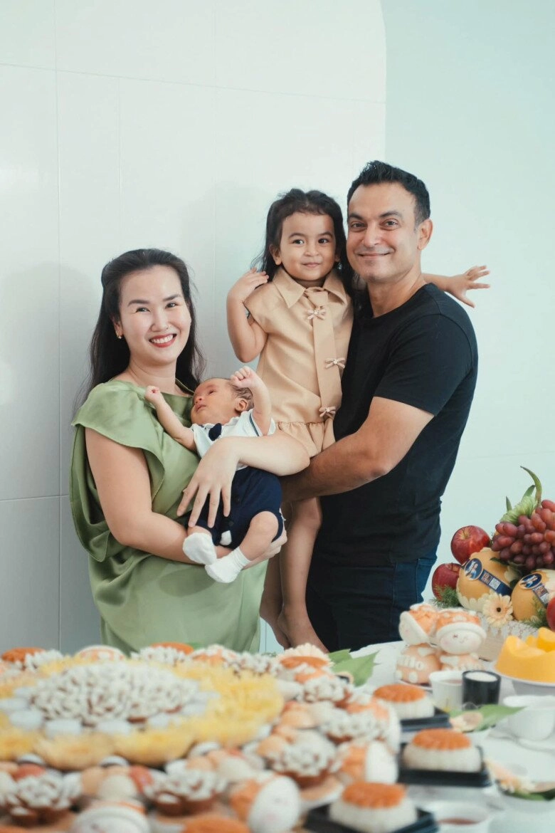 Võ hạ trâm khoe con trai như tổng tài quý tử lai ấn sở hữu đôi mắt biếc long lanh - 10