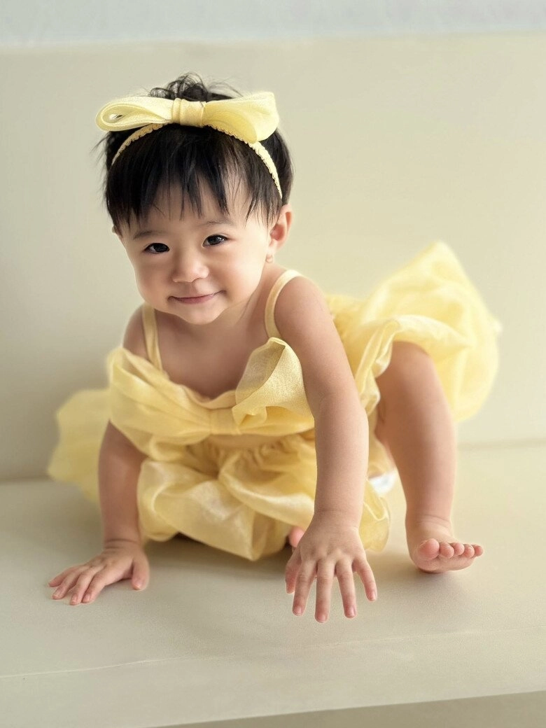 Võ hoàng yến làm tiệc thôi nôi cho con gái quốc tịch mỹ không thiếu thứ gì mâm cúng tone hồng tuyệt đẹp - 3