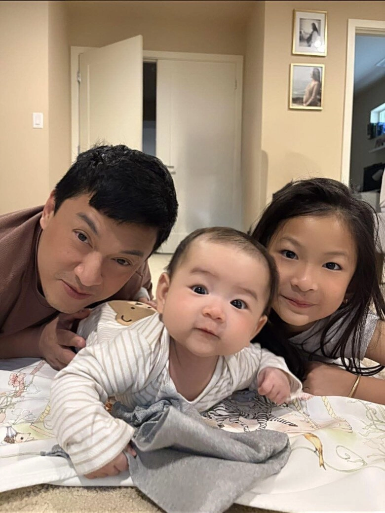 Vợ kém 17 tuổi của lam trường sinh con lần 2 hút sữa đến gầy rộc người chồng phải mua thêm tủ lạnh trữ sữa - 7