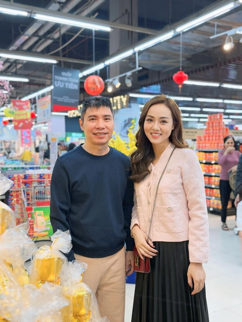 Vợ nsnd công lý chấp nhận làm việc dù biết bị ép giá một cách nhẫn tâm vì cần tiền trị bệnh cho chồng - 8