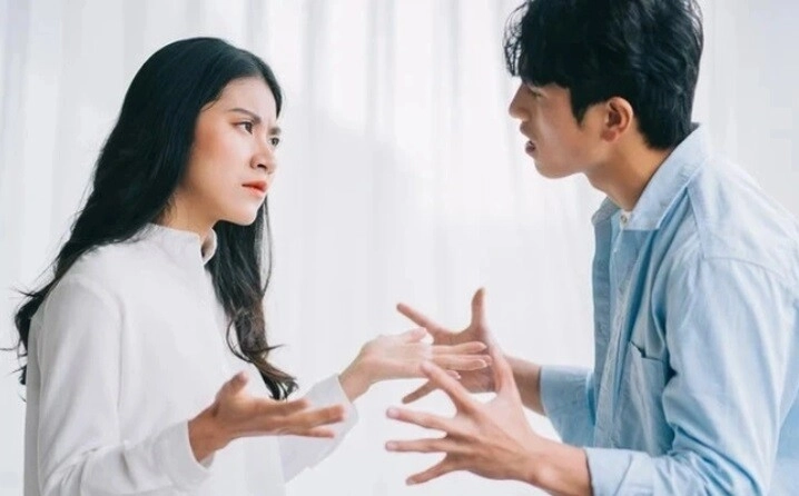 Vợ ở nhà nội trợ 17 năm chồng chán ghét nên đuổi đi tôi liền mua nhà 4 tỷ - 2