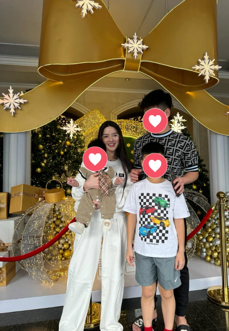 Vợ quang hải chặt đẹp 2 chị em nàng wags chỉ trong 1 khung hình với nhan sắc đỉnh cao sau sinh - 4