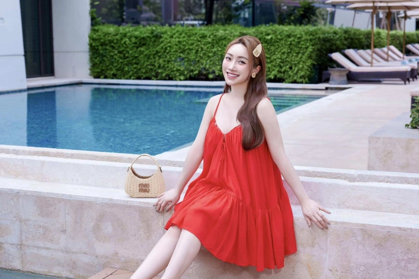 Vợ trẻ chi bảo sau sinh 2 tháng vẫn còn cả rổ bụng cùng con trai gia khang nhảy múa trong biệt thự rộng lớn - 6