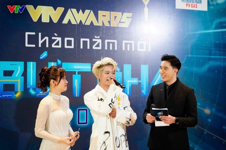 Vtv awards 2024 duy hưng nhận giải nam diễn viên ấn tượng không quên câu cửa miệng làm ai nấy phì cười - 8