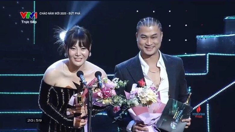 Vtv awards 2024 duy hưng nhận giải nam diễn viên ấn tượng không quên câu cửa miệng làm ai nấy phì cười - 15