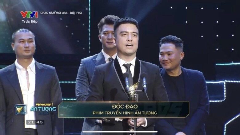 Vtv awards 2024 duy hưng nhận giải nam diễn viên ấn tượng không quên câu cửa miệng làm ai nấy phì cười - 17