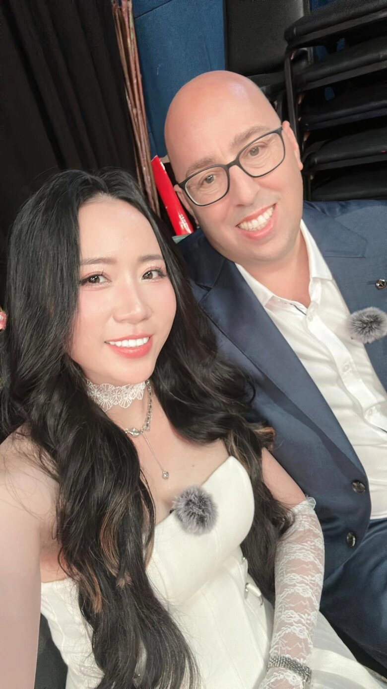 Vứt bỏ tất cả lấy chồng úc hơn 14 tuổi 9x được ông xã cưng chiều hết mực - 2