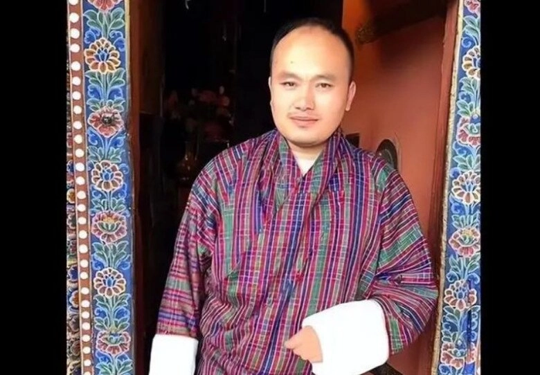 Yêu nhà sư bhutan kém 19 tuổi người phụ nữ bán nhà xây chùa cho người thương cuộc sống hiện tại khó tin - 2