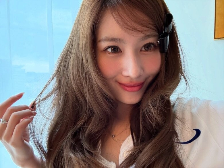 10 kiểu tóc hot nhất mùa thu đông 2025 dễ chăm lại khiến tóc trông dày tôn ngũ quan hài hòa nhìn là muốn cắt ngay - 2