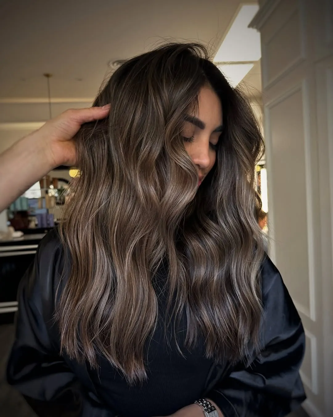 10 kiểu tóc hot nhất mùa thu đông 2025 dễ chăm lại khiến tóc trông dày tôn ngũ quan hài hòa nhìn là muốn cắt ngay - 3