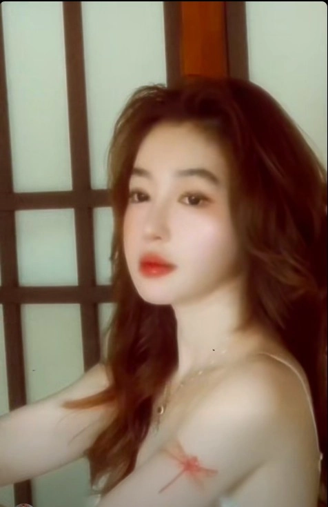 14 giây ngắn ngủi elly trần khiến cộng đồng mạng ngỡ ngàng - 3