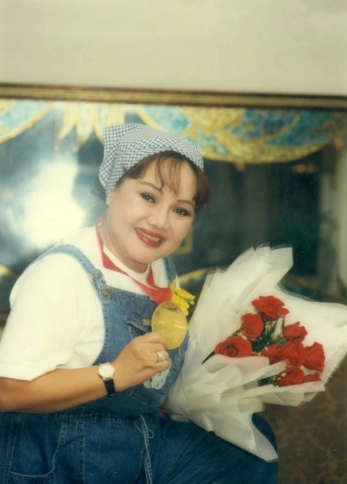 2 nsnd cùng có cái tên đại gia 1 người thuộc dòng dõi quý phi ở huế đời thăng trầm mất con gái học lớp 7 vì ung thư máu - 5