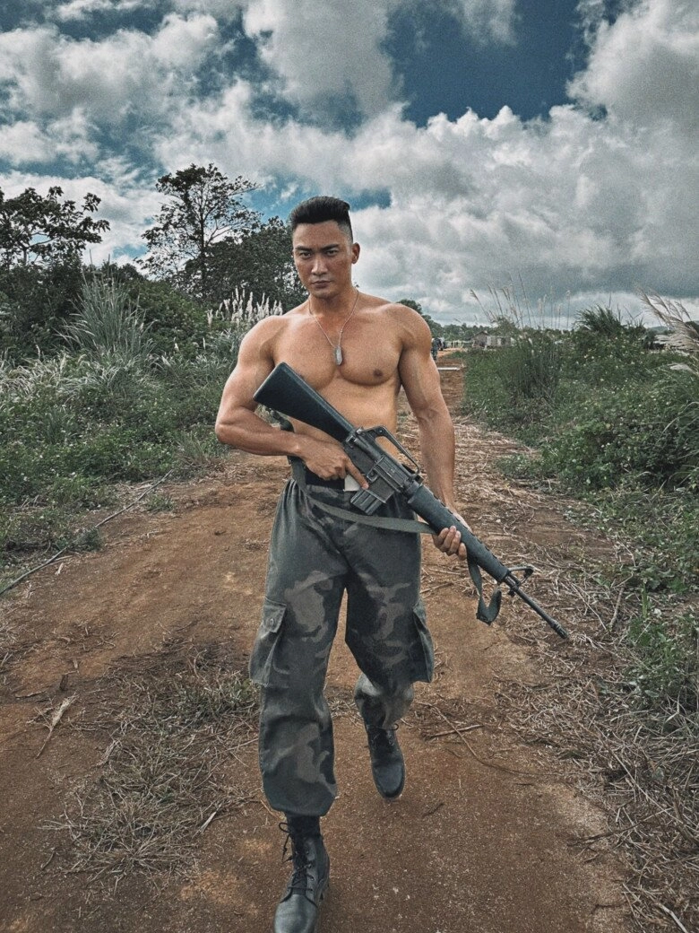 3 phản diện 6 múi của mưa đỏ steven nguyễn tham gia nghĩa vụ quân sự minh thuấn từng bỏ nghề đi làm công nhân - 8