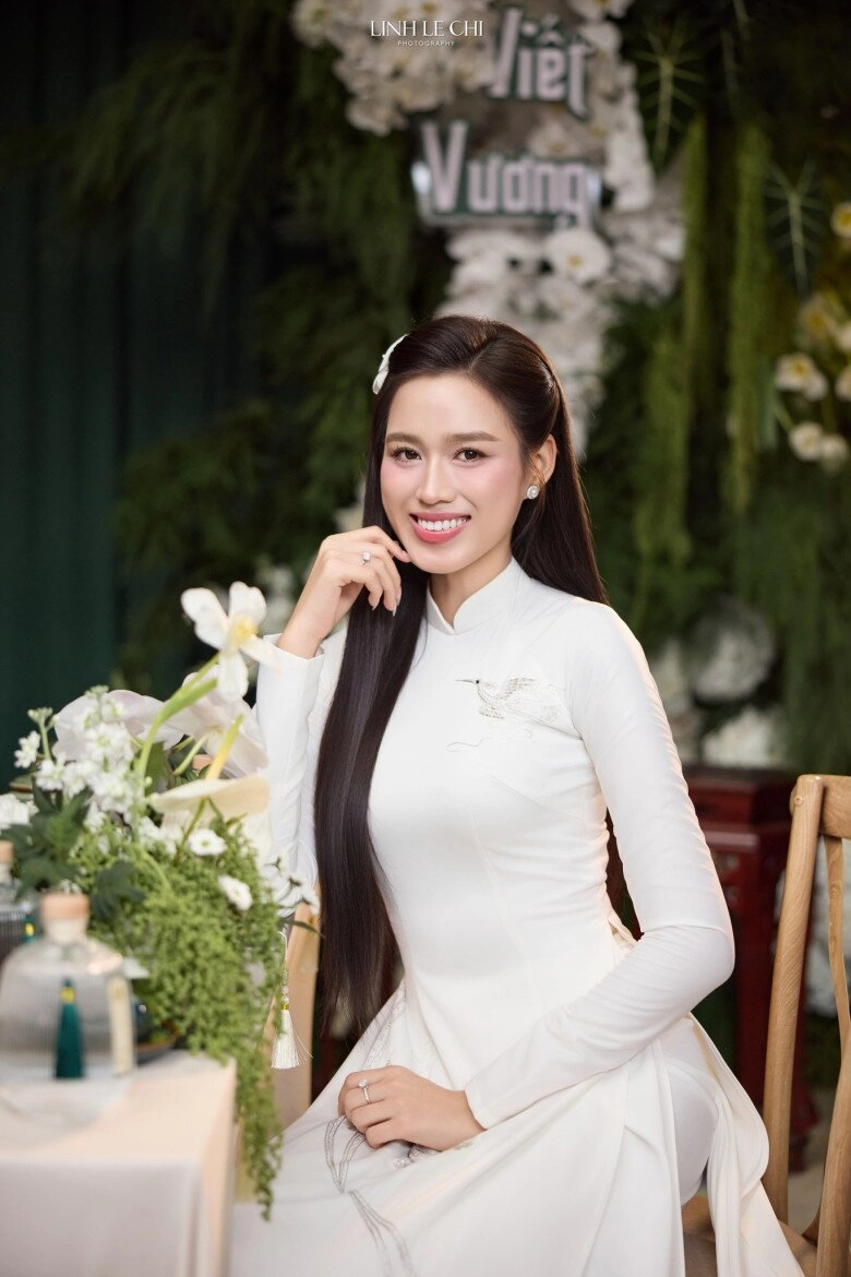 4 chiếc áo dài trắng đắt giá của dâu hào môn đỗ thị hà - 3