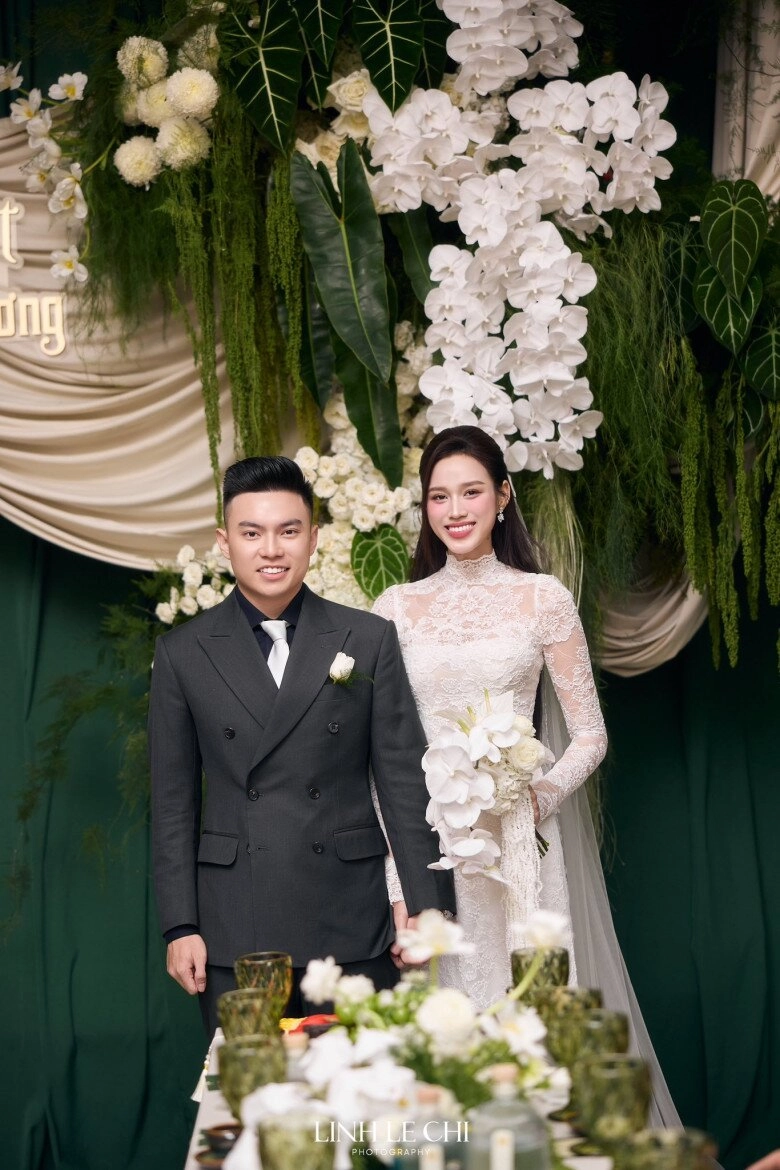 4 chiếc áo dài trắng đắt giá của dâu hào môn đỗ thị hà - 6