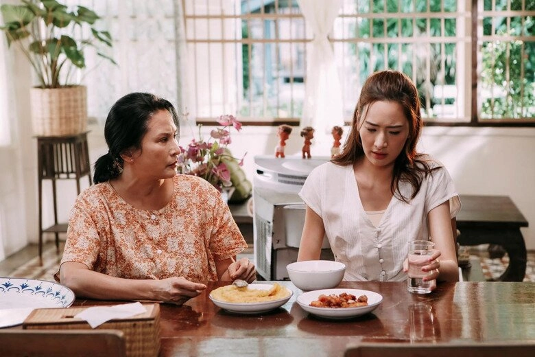 4 con biếu mẹ 20 triệutháng nhưng bà không mua nổi hộp bánh trung thu thắp hương tôi sững sờ khi mở tủ - 2