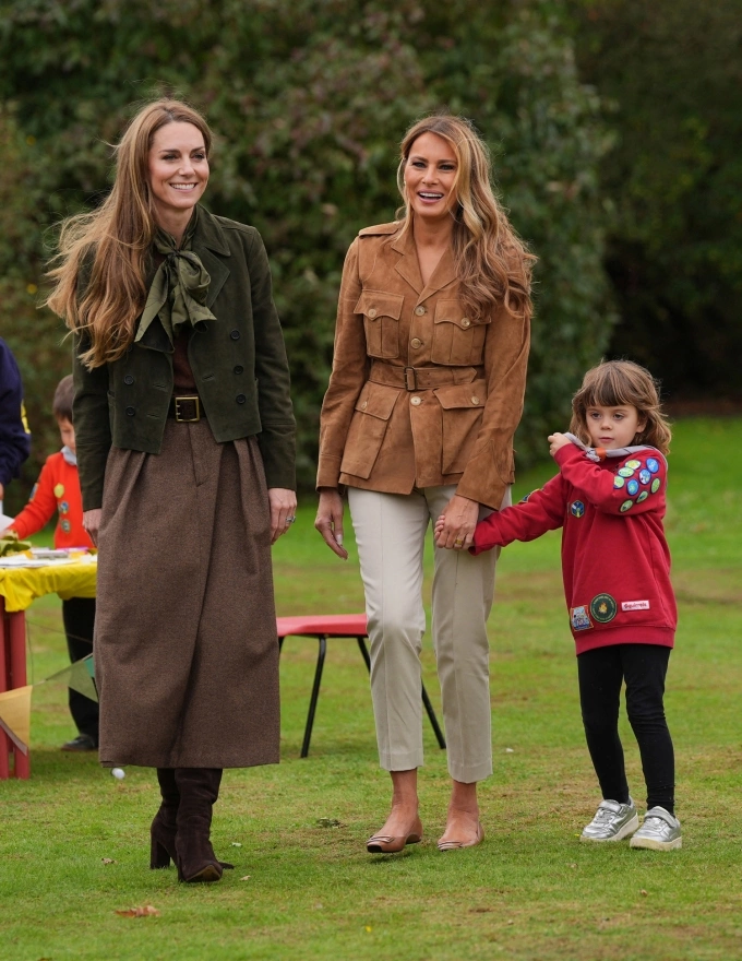 5 món đồ giúp bạn lên đời phong cách mùa thu đông 2025 chỉ cần một món cũng trông như quý cô thượng lựu - 1