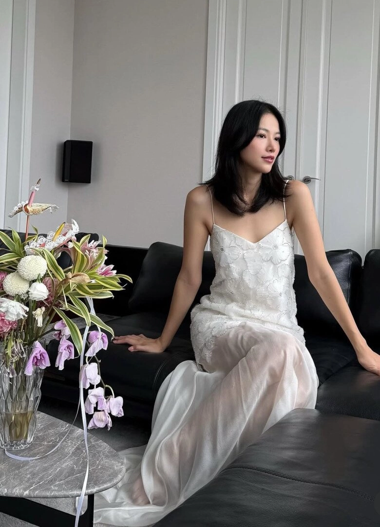 8 outfit đi cà phê học lỏm từ hoa hậu phương khánh từ thanh lịch đến năng động cá tính mặc gì lên hình cũng đẹp - 1