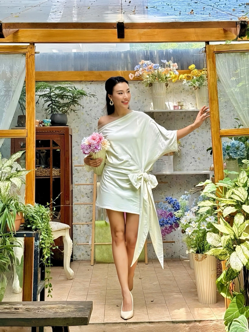 Á hậu hoàng oanh rạng rỡ trẻ trung khi làm mẹ đơn thân - 1