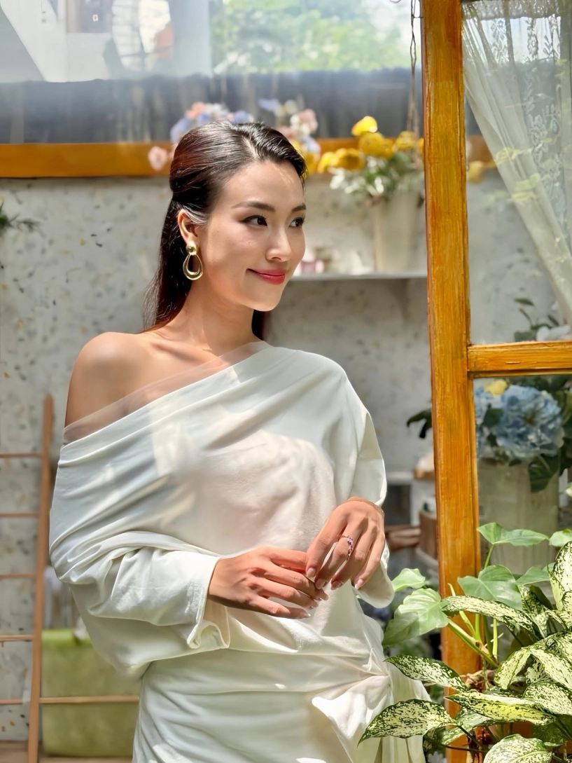 Á hậu hoàng oanh rạng rỡ trẻ trung khi làm mẹ đơn thân - 2
