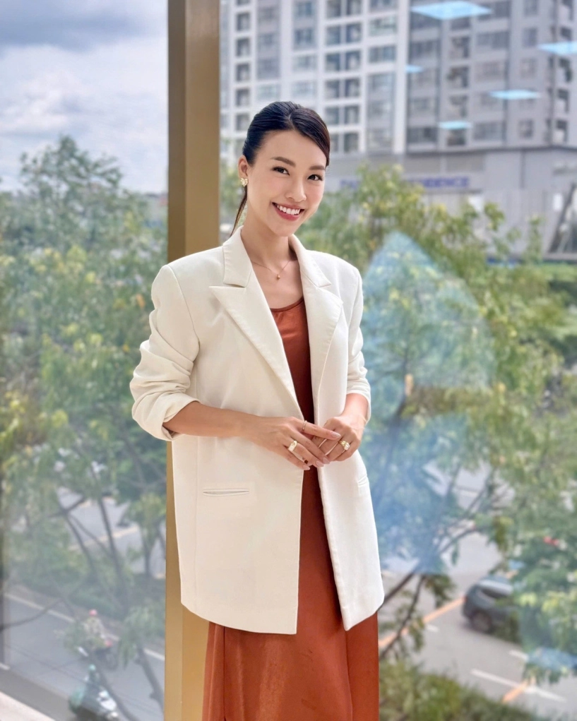 Á hậu hoàng oanh rạng rỡ trẻ trung khi làm mẹ đơn thân - 7