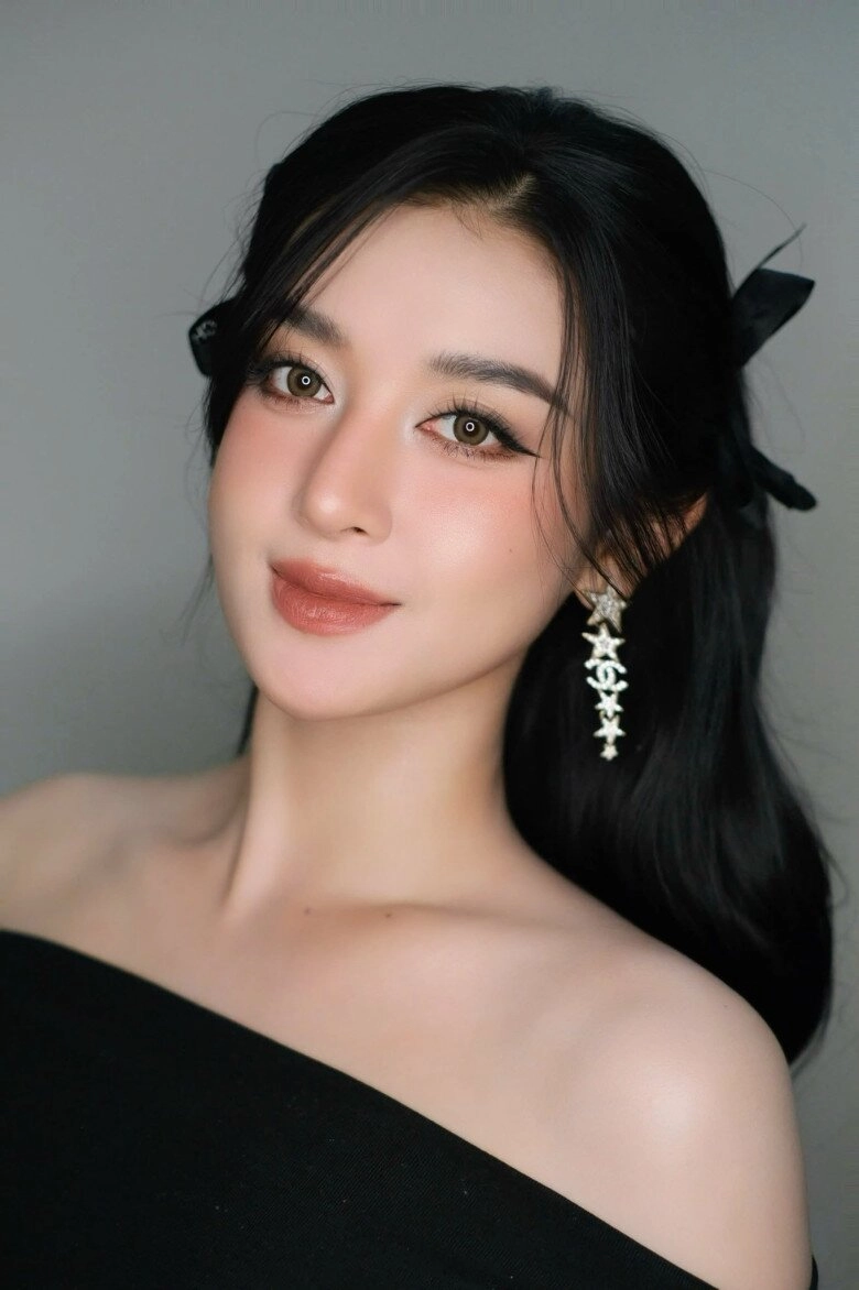 Á hậu việt lọt đề cử 100 gương mặt đẹp nhất thế giới nhân trắc học hoàn hảo style dát toàn đồ hiệu sang chảnh hết nấc - 1