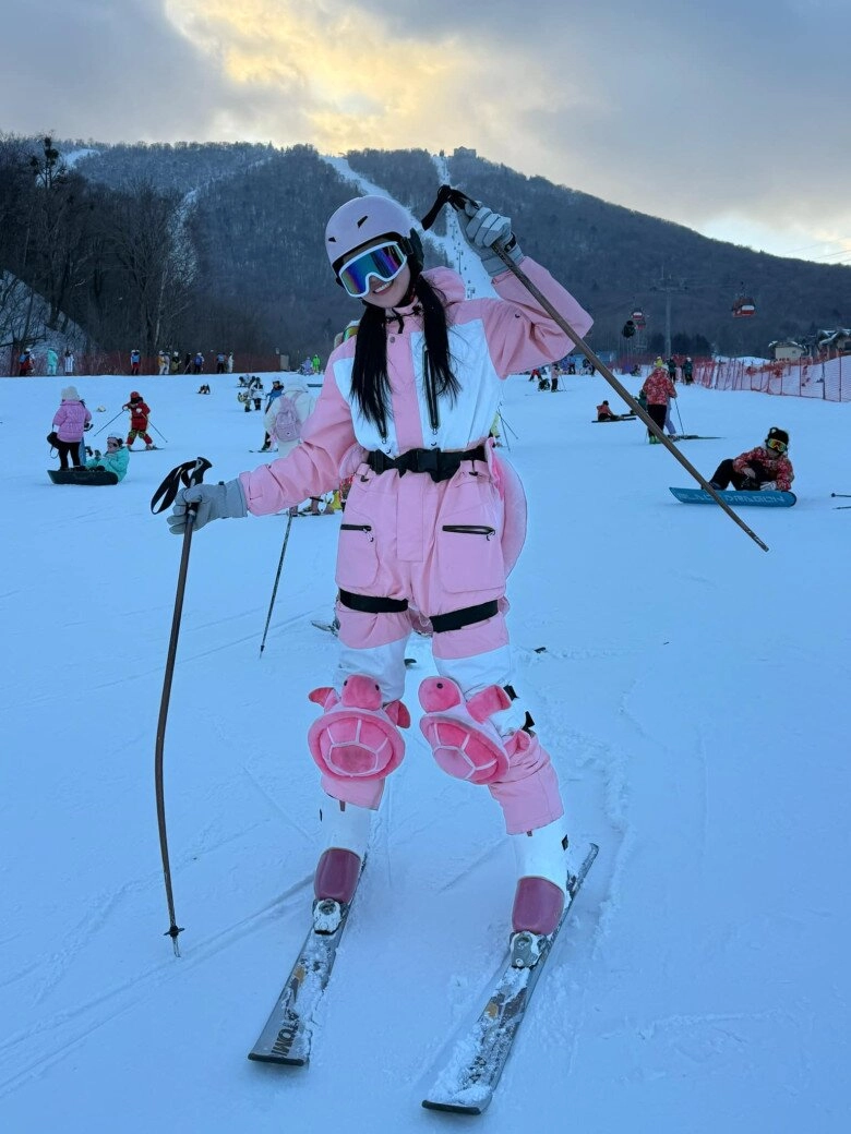 Á hậu việt lọt đề cử 100 gương mặt đẹp nhất thế giới nhân trắc học hoàn hảo style dát toàn đồ hiệu sang chảnh hết nấc - 9